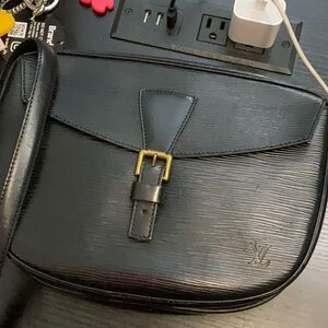 LV BLK EPI  Crossbody